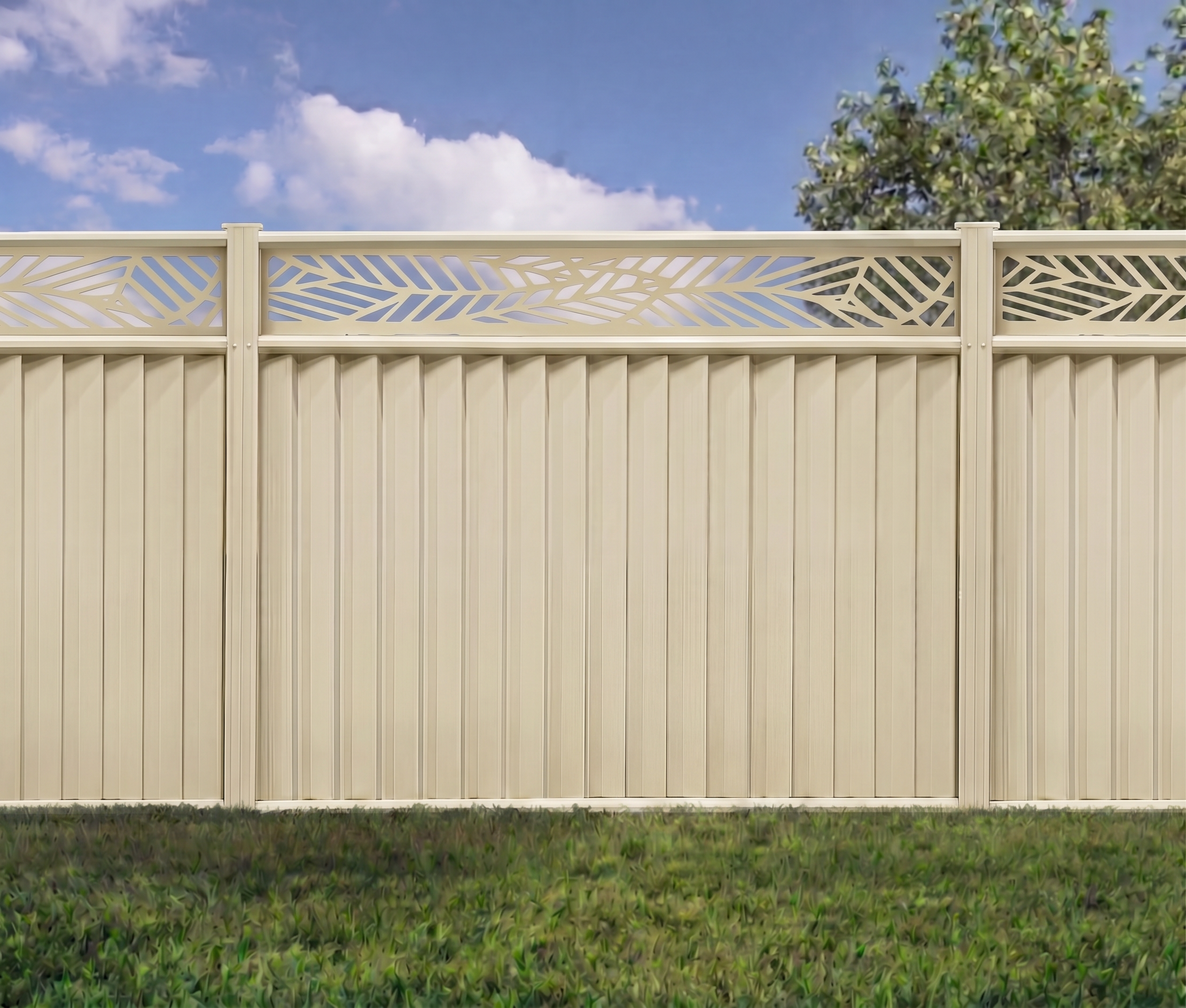 Garden with a coloured steel fence and decorative trellis topper