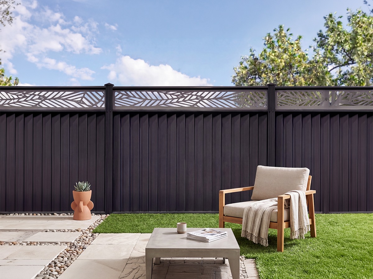Garden feature with ColourFence
